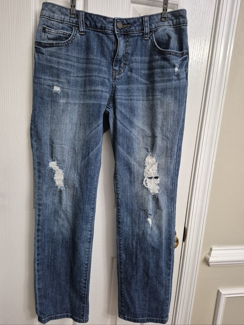 Jennifer Lopez Women's Straight-Leg Distressed Jeans in Medium Blue
